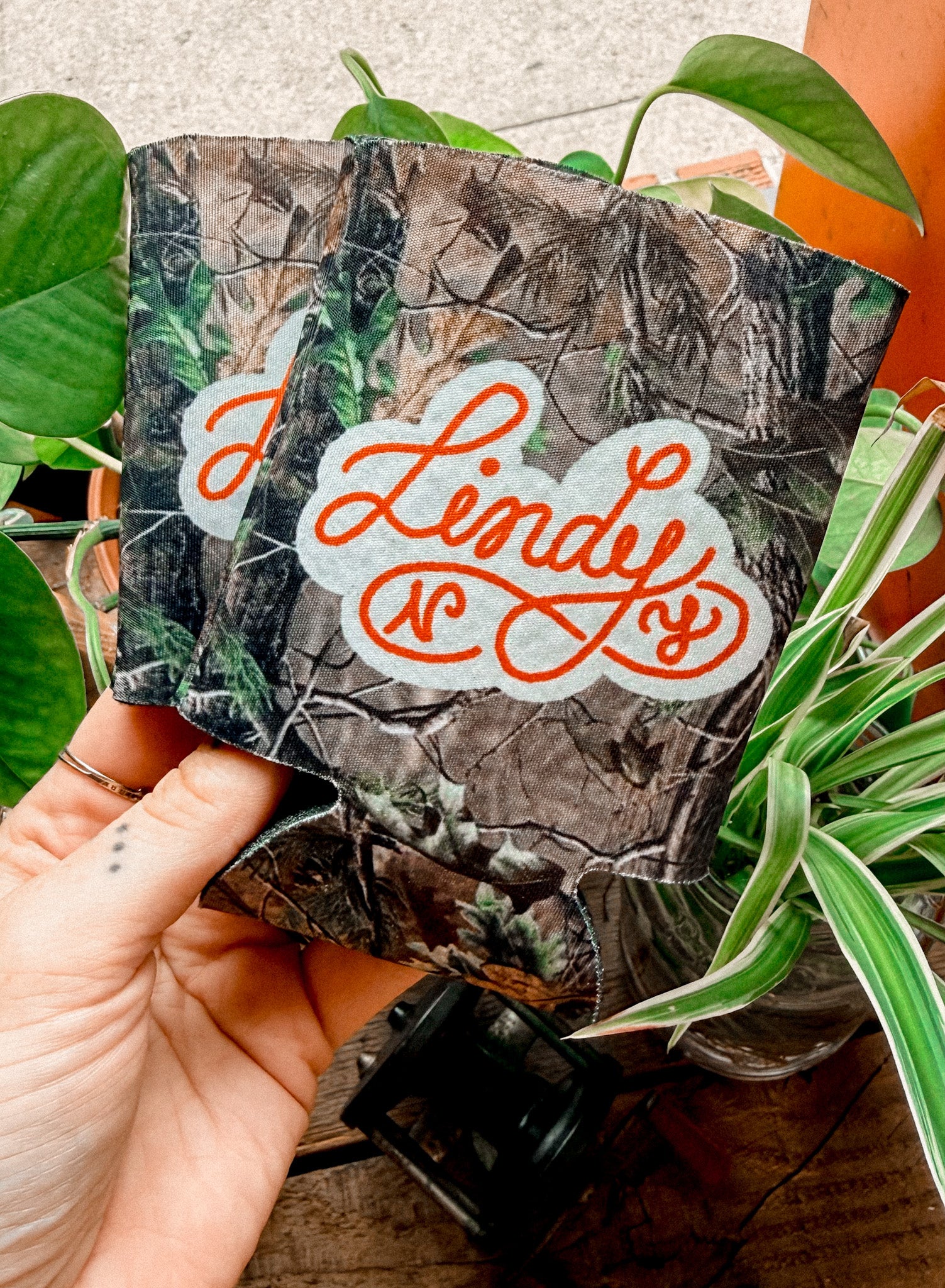 Lindy Camo Koozie