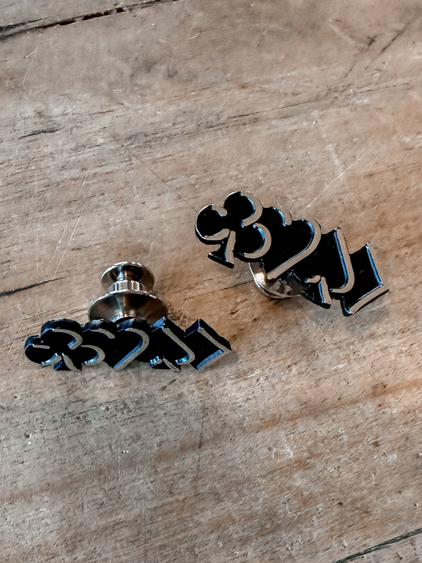 Suits Pin