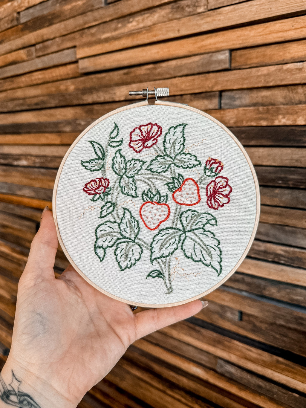 Strawberries 6" Hoop