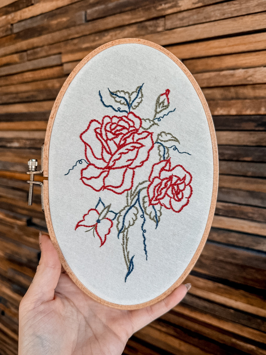 Roses Oval Hoop 7"