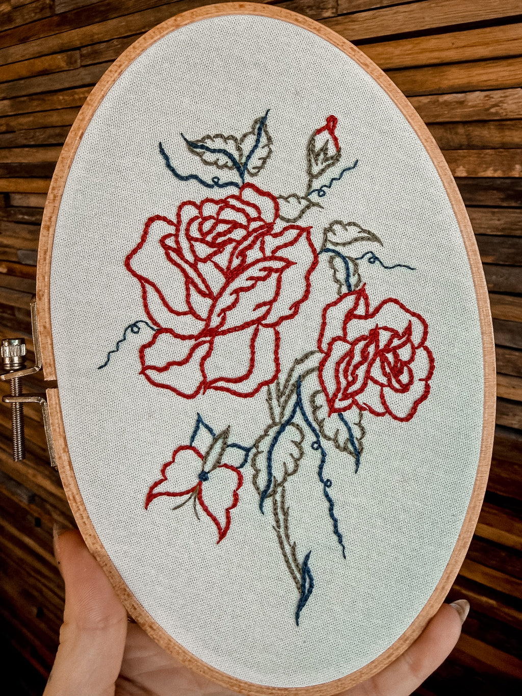Roses Oval Hoop 7"