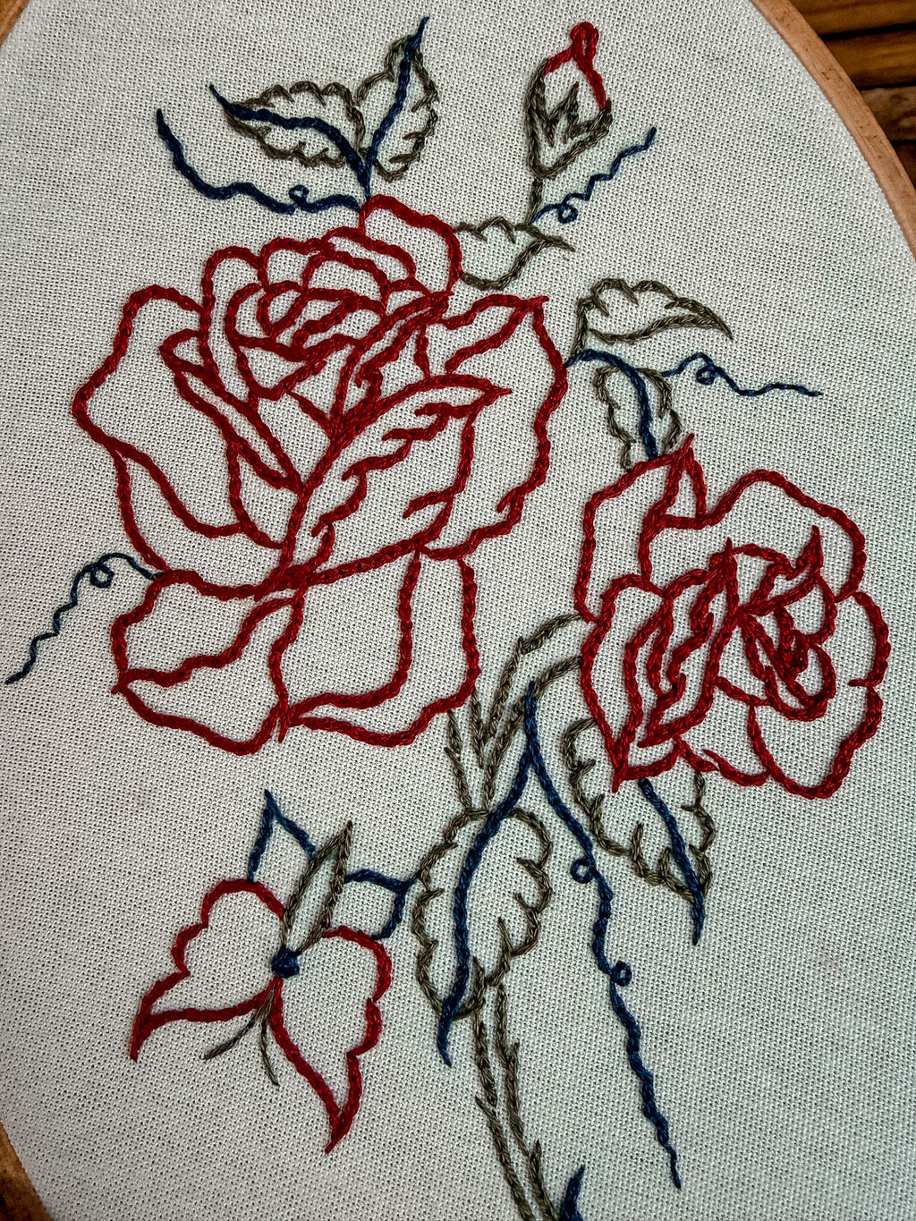 Roses Oval Hoop 7"