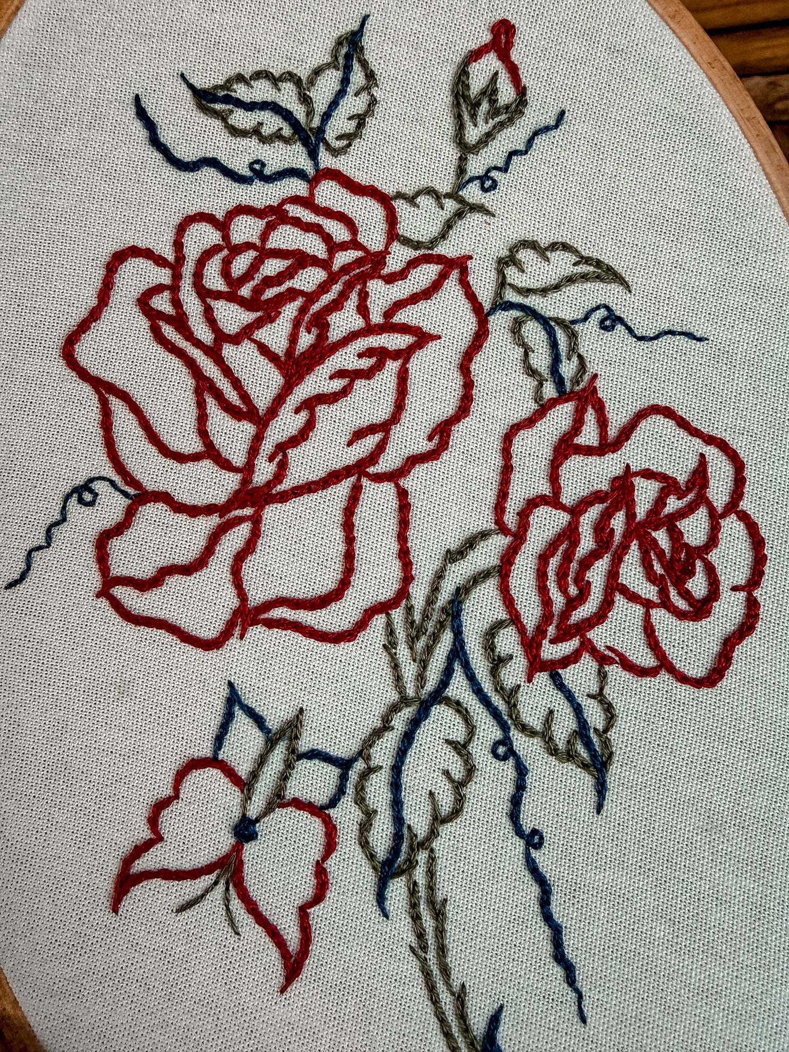 Roses Oval Hoop 7"